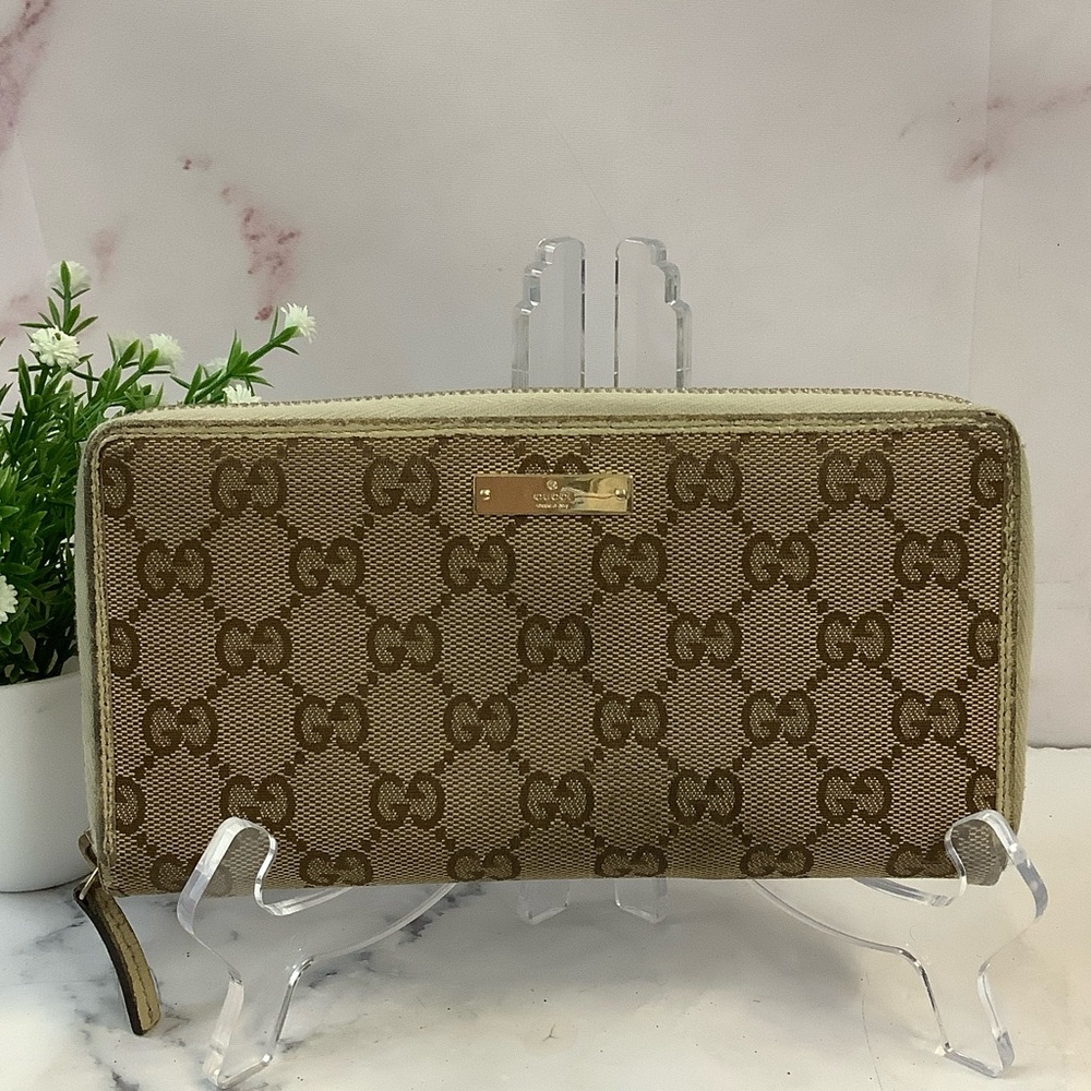 GUC Gucci GG Canvas Zip Wallet